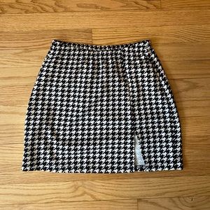 Black and White Houndstooth Mini Skirt